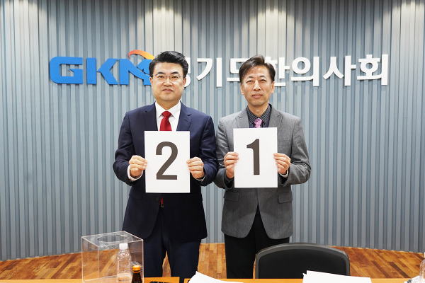 ◇(왼쪽부터)김영선-이용호 후보.